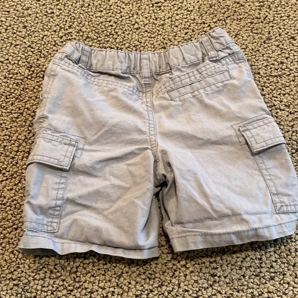 Children’s Place Adjustable Waist Toddler Gray Cargo Shorts Size 2T- Like New